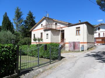 1 - Sarnano, House