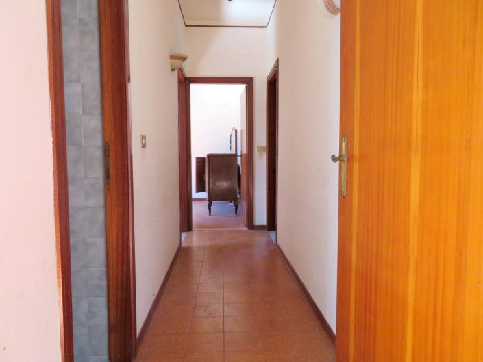 Image No.9-2 Bed House for sale