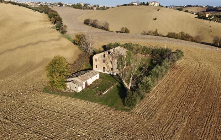 Image No.18-Ferme de 5 chambres à vendre à Montegranaro