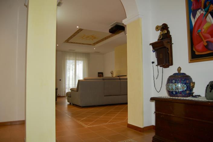 Image No.5-5 Bed Villa for sale