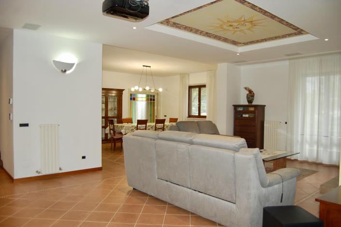 Image No.8-5 Bed Villa for sale