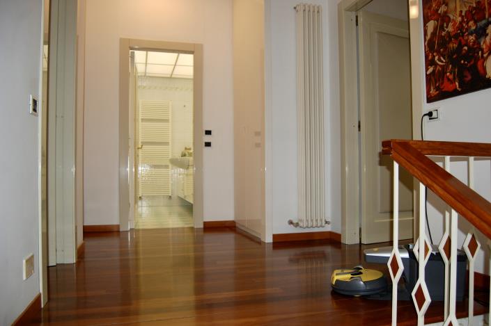 Image No.12-5 Bed Villa for sale