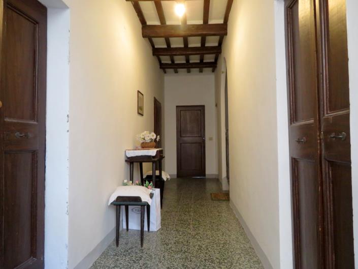 Image No.11-6 Bed Townhouse for sale