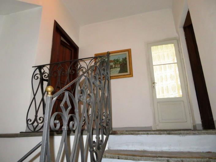 Image No.15-6 Bed Townhouse for sale