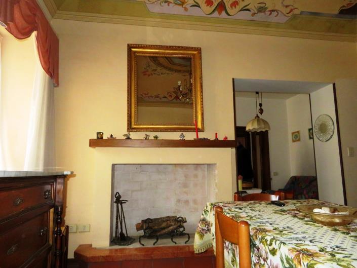 Image No.18-6 Bed Townhouse for sale