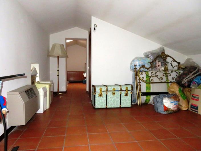 Image No.25-6 Bed Townhouse for sale