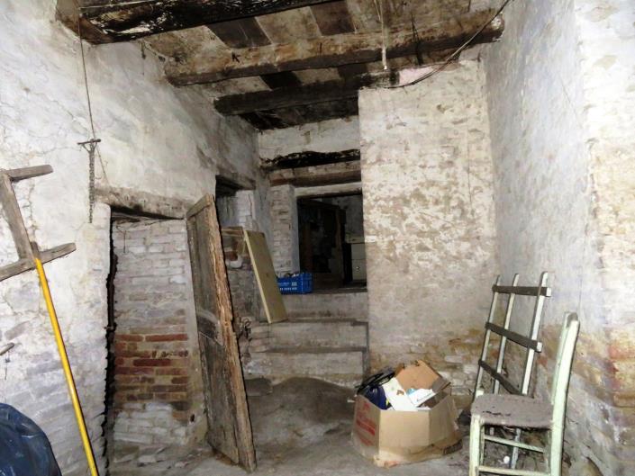 Image No.30-6 Bed Townhouse for sale