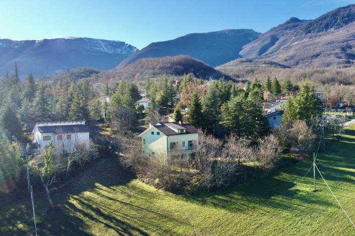 Image No.1-Maison / Villa de 7 chambres à vendre à Sarnano