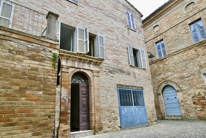 Image No.4-3 Bed Townhouse for sale