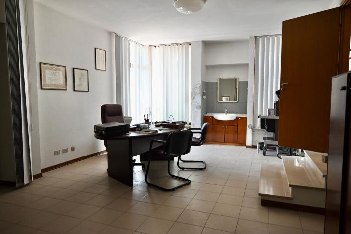 Image No.16-Villa / Détaché de 8 chambres à vendre à Sarnano