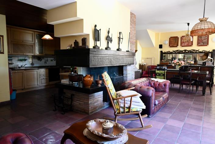 Image No.43-Villa / Détaché de 8 chambres à vendre à Sarnano