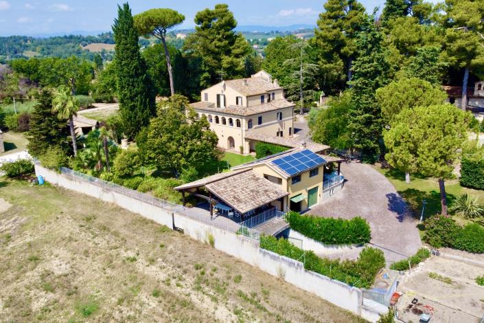 Image No.2-Villa de 6 chambres à vendre à Macerata