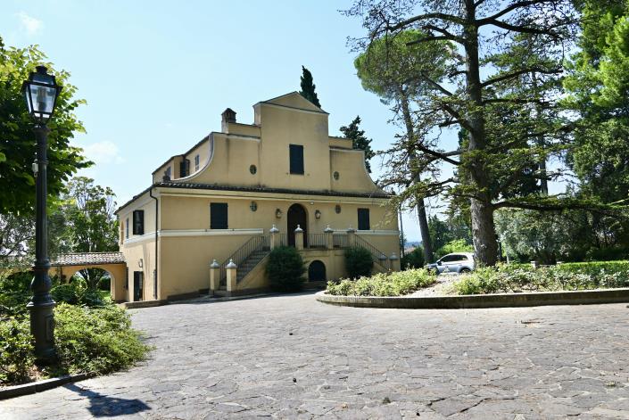 Image No.6-Villa de 6 chambres à vendre à Macerata