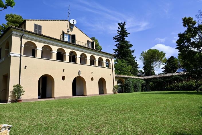 Image No.9-Villa de 6 chambres à vendre à Macerata