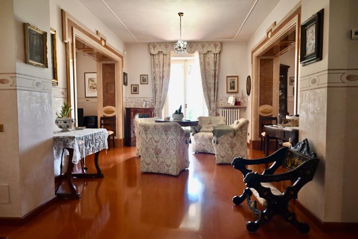 Image No.17-Villa de 6 chambres à vendre à Macerata