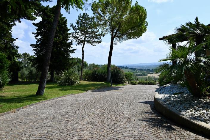 Image No.44-Villa de 6 chambres à vendre à Macerata