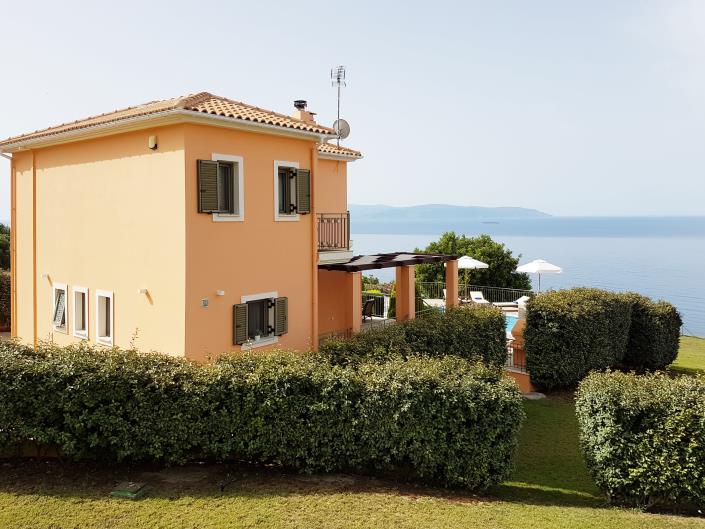 Image No.1-8 Bed Villa for sale
