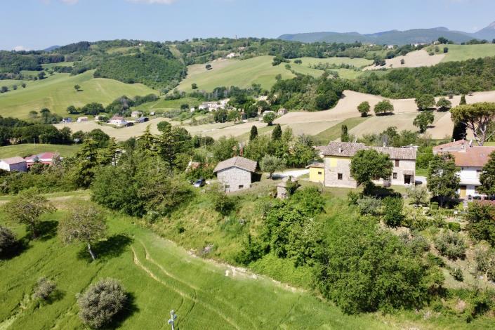 Image No.2-7 Bed Country Property for sale