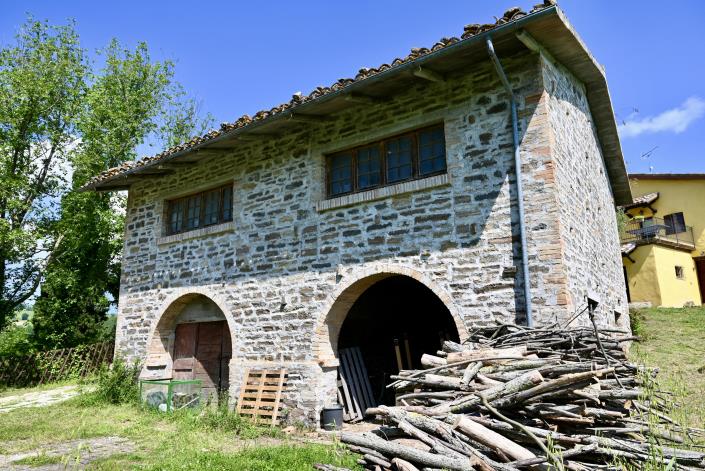 Image No.9-7 Bed Country Property for sale