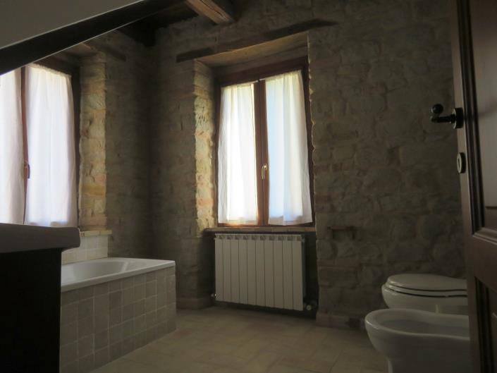 Image No.20-4 Bed Country House for sale