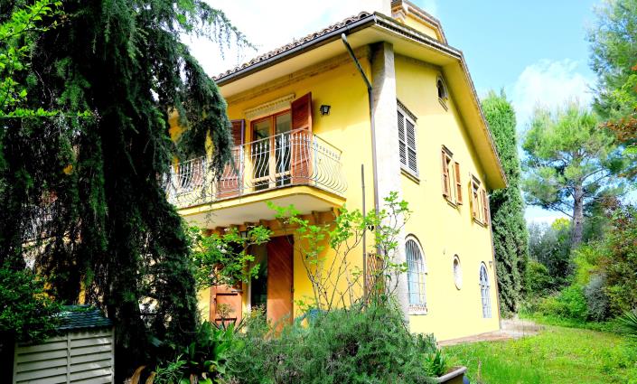 Image No.10-6 Bed Villa for sale