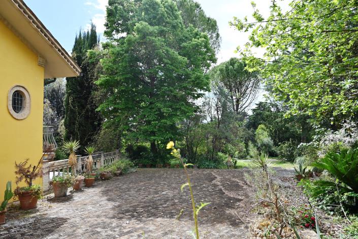 Image No.12-6 Bed Villa for sale