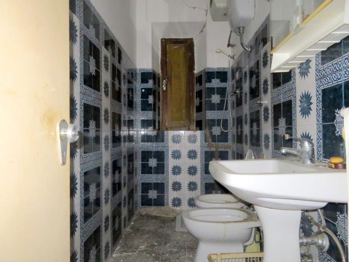 Image No.23-4 Bed Country House for sale