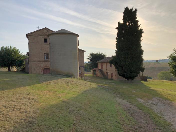 Image No.2-Propriété de pays de 10 chambres à vendre à Appignano