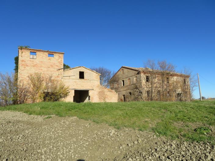 Image No.1-4 Bed Farmhouse for sale