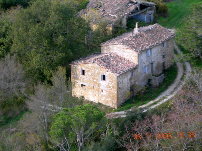 Image No.1-Propriété de pays de 5 chambres à vendre à Pioraco