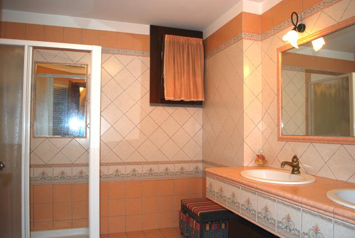 Image No.38-3 Bed Semi-Detached for sale