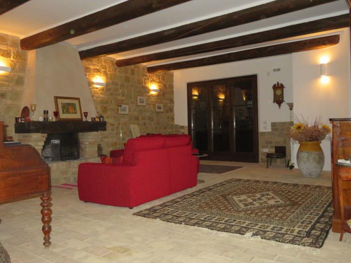 Image No.24-3 Bed Country House for sale