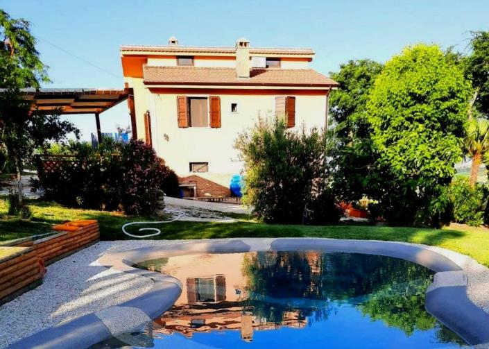 Image No.2-3 Bed Country House for sale