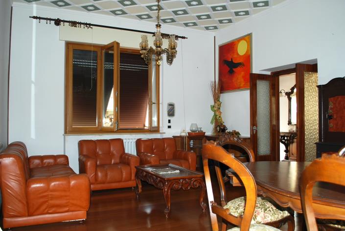 Image No.16-3 Bed House for sale