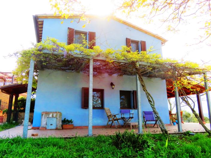 Image No.11-3 Bed Country Property for sale