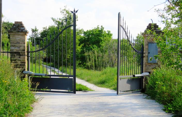 Image No.23-3 Bed Country Property for sale