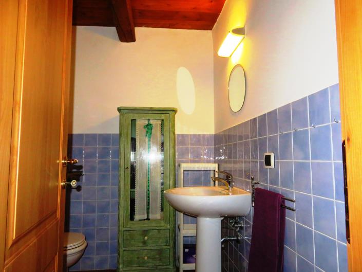 Image No.37-3 Bed Country Property for sale