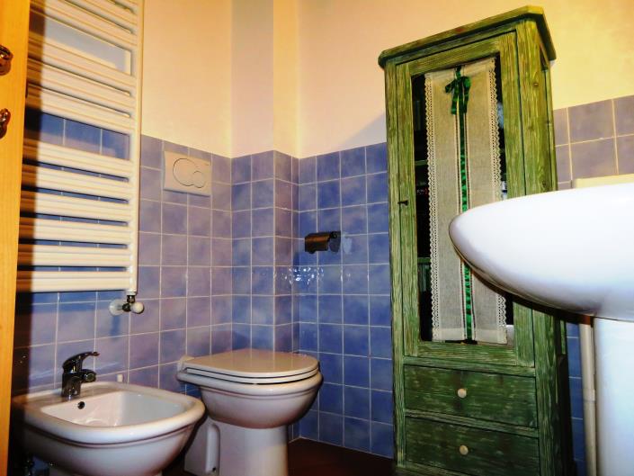 Image No.38-3 Bed Country Property for sale