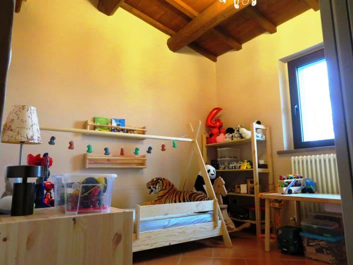 Image No.32-3 Bed Country Property for sale