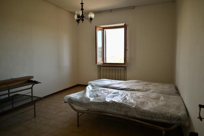 Image No.16-3 Bed Country Property for sale