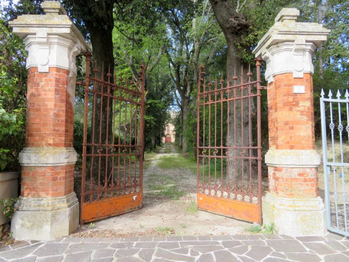 Image No.1-11 Bed House/Villa for sale