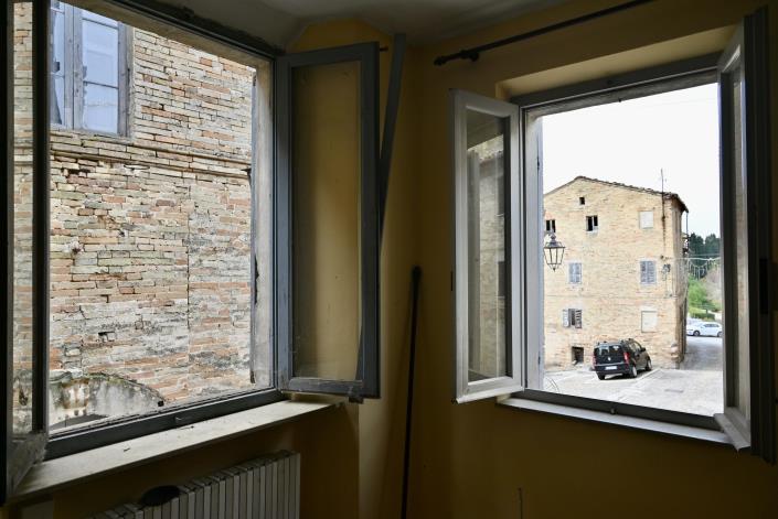 Image No.14-3 Bed Townhouse for sale