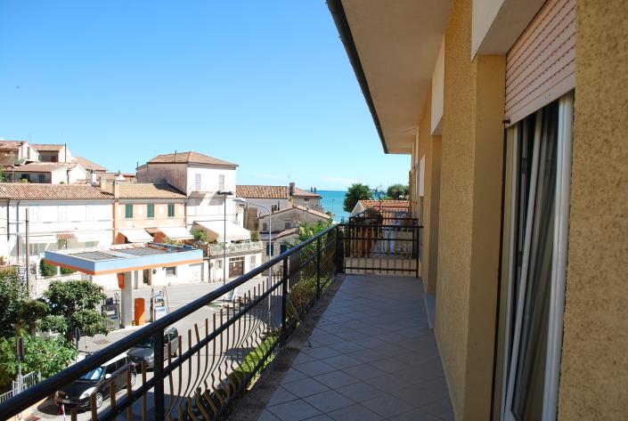 Image No.18-3 Bed Apartment for sale