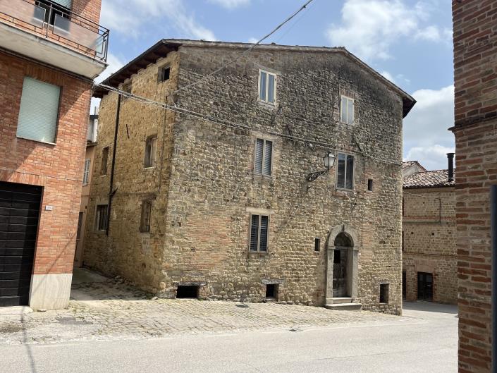 Image No.2-4 Bed Townhouse for sale