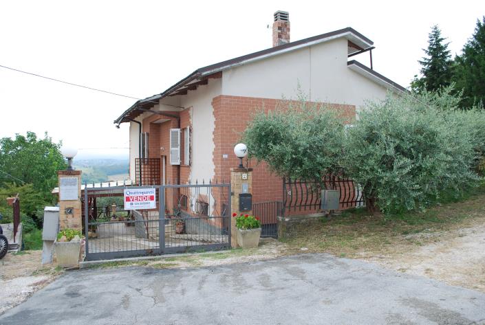 Image No.1-2 Bed House/Villa for sale