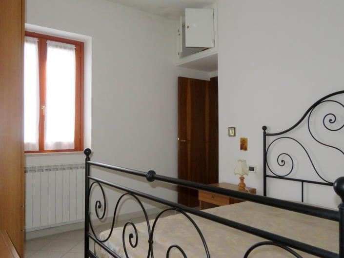 Image No.25-2 Bed House for sale