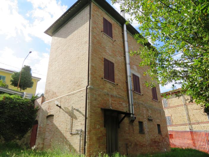 Image No.5-2 Bed House for sale