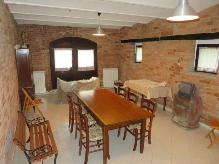 Image No.13-2 Bed House for sale