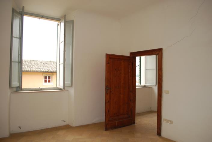 Image No.14-6 Bed Apartment for sale