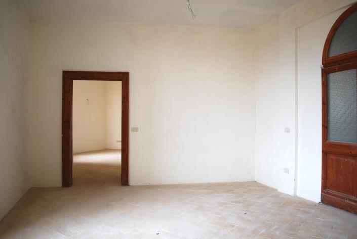 Image No.17-6 Bed Apartment for sale